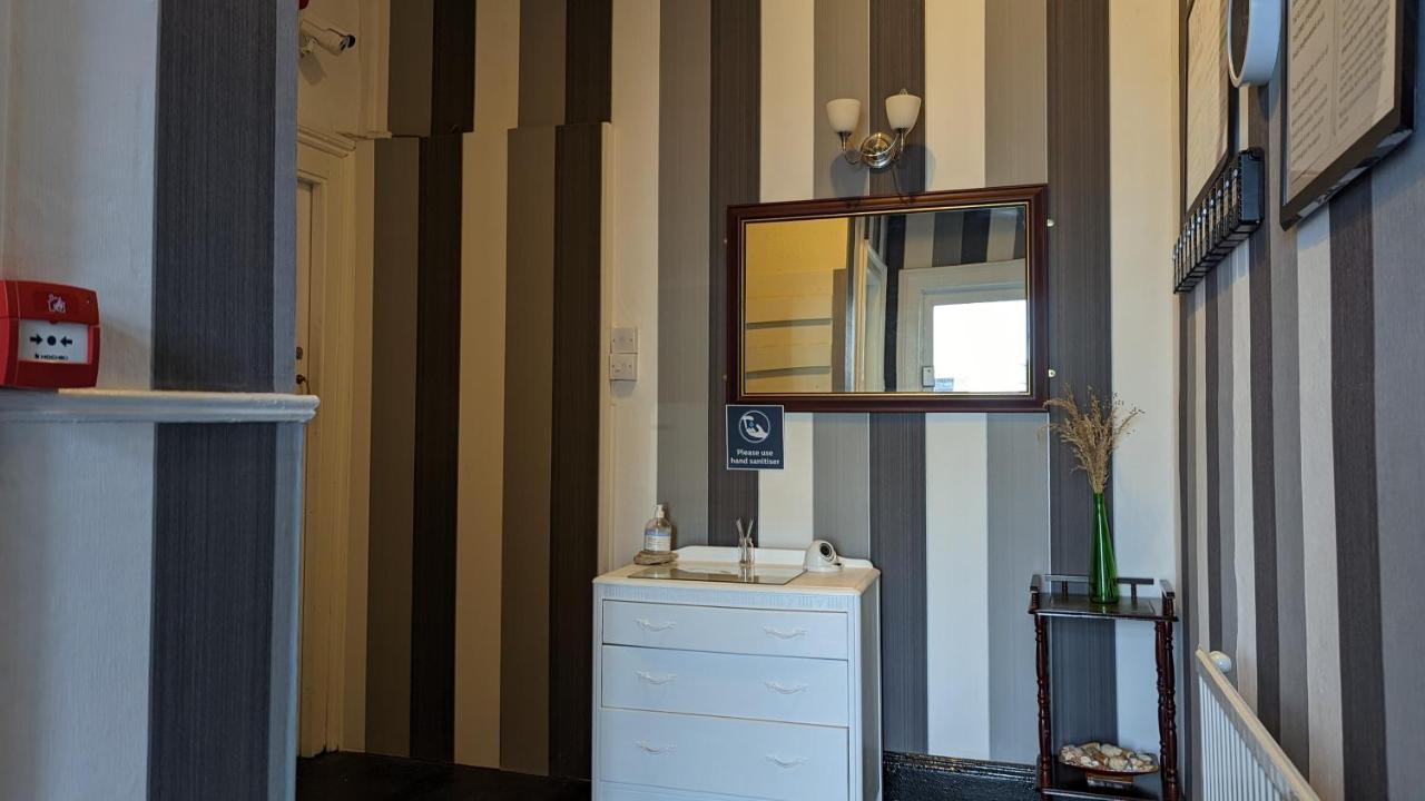 Areawest Hostel Скарбъро Екстериор снимка