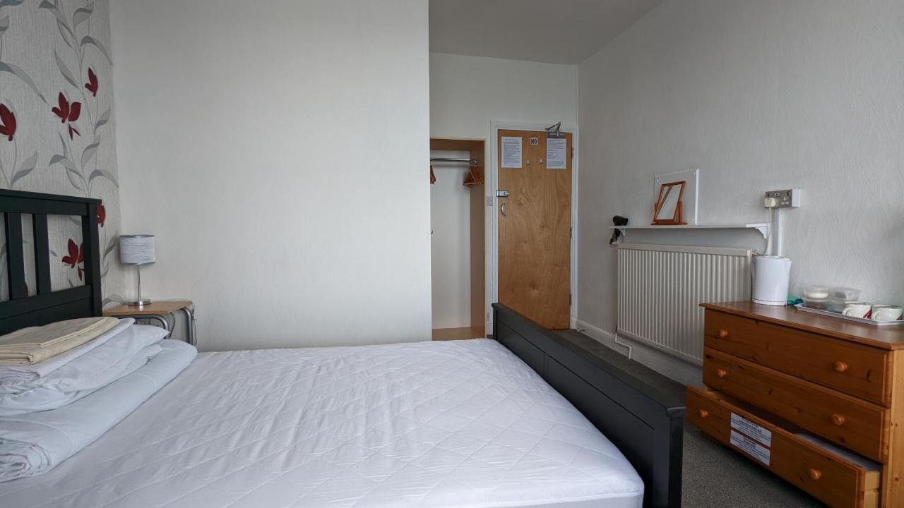 Areawest Hostel Скарбъро Екстериор снимка