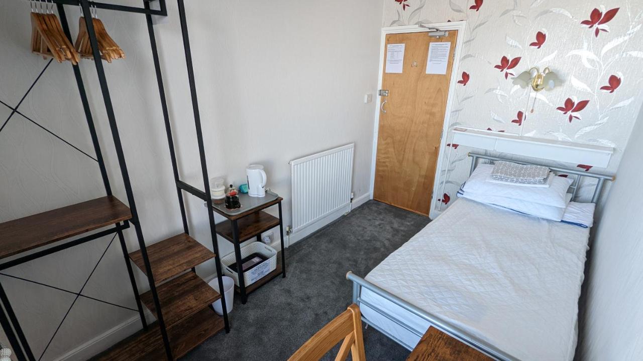 Areawest Hostel Скарбъро Екстериор снимка